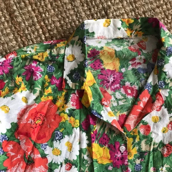 Fun Floral button Up - Picture 2 of 4